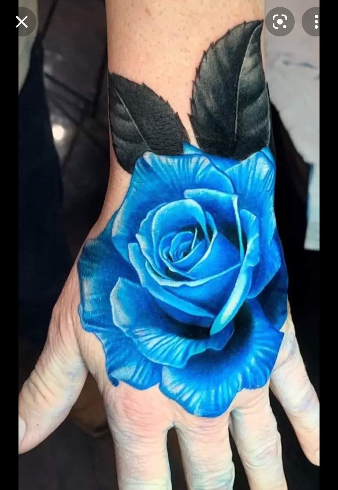 Татуировка роза цвет от темного к светлому переход