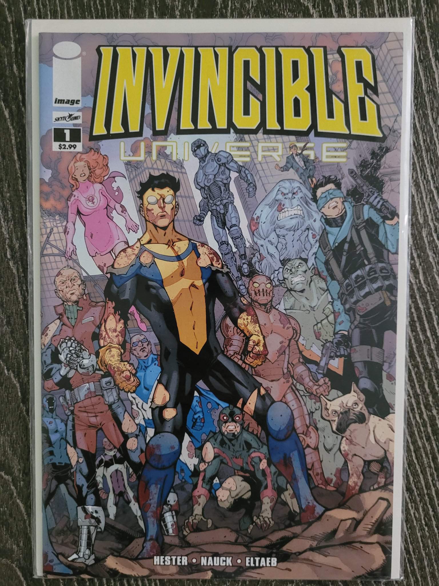 Invincible Universe Issue #1 | Comics Amino