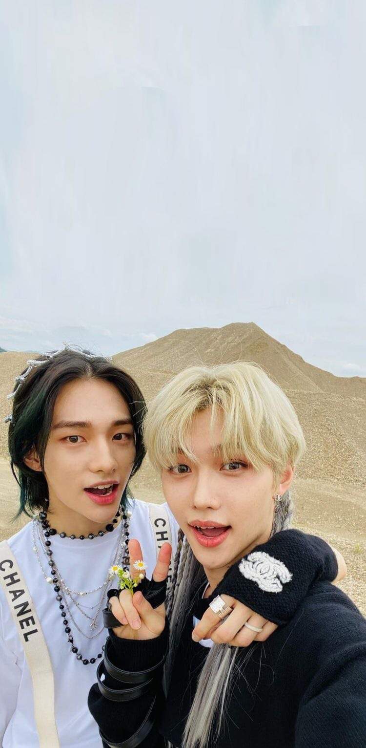 HyunLix selfie Stray Kids Amino