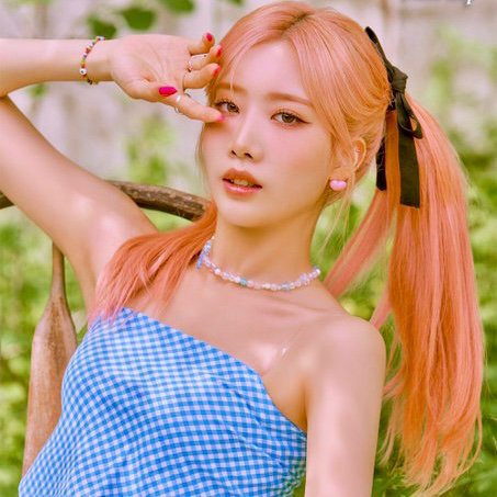 Kim Lip | Wiki | LOOΠΔ Amino Amino