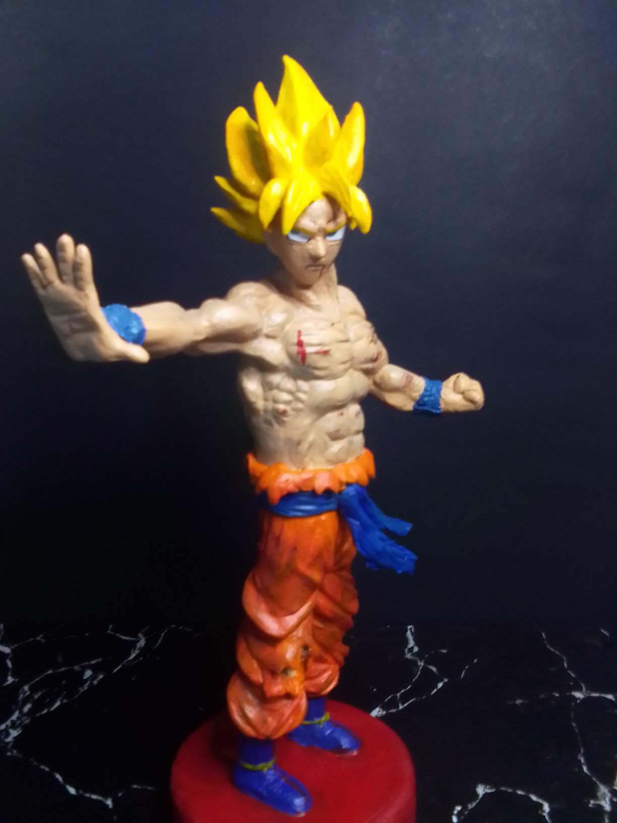 Escultura De Goku Arte Amino Amino