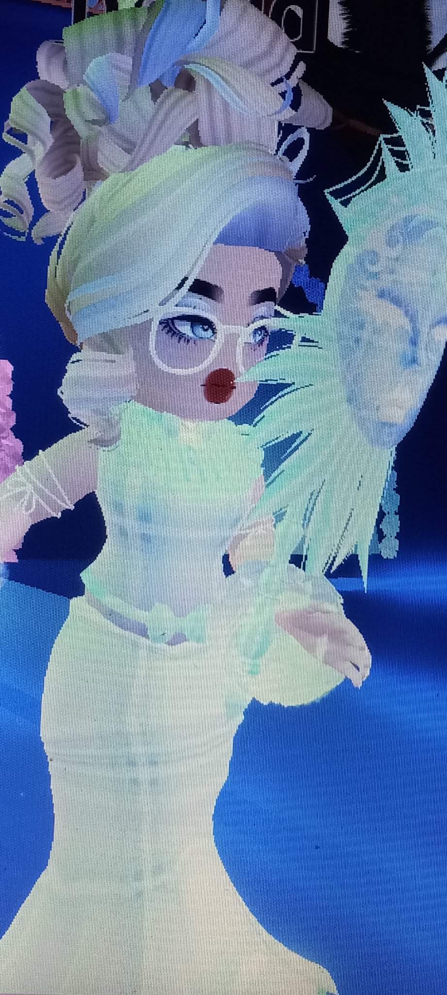 My attempt at denim and diamonds Royale🌺High Amino