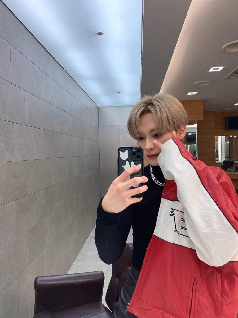 Mensaje Y Fotos De LeeKnow En Bubble Stray Kids Amino mensaje-y-fotos-de-leeknow-en-bubble-stray-kids-amino