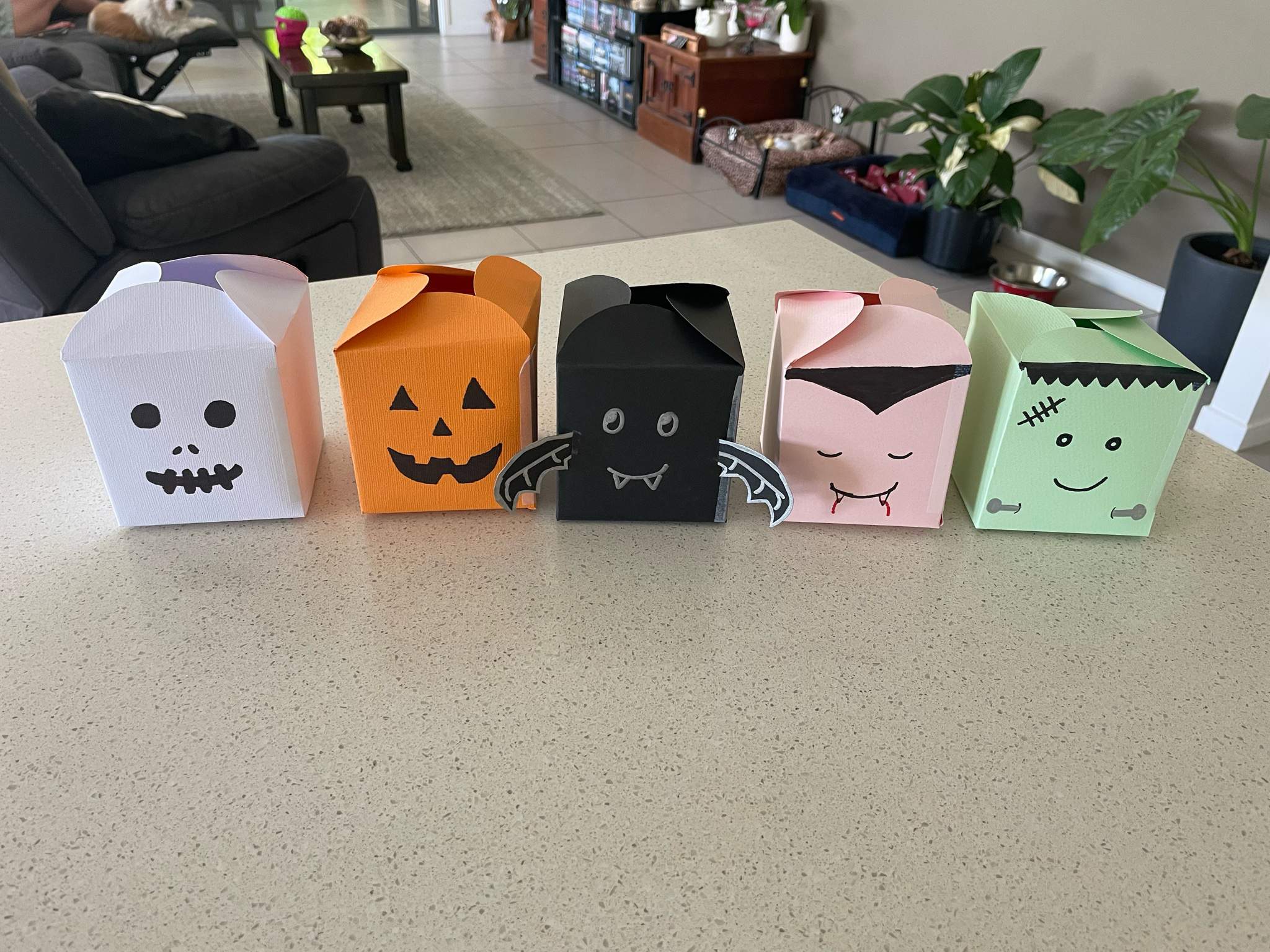 halloween-cupcake-boxes-crafty-amino