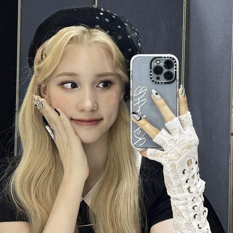 Chloé. | Wiki | kpop roleplay .ᨘ۫.ꪶ Amino