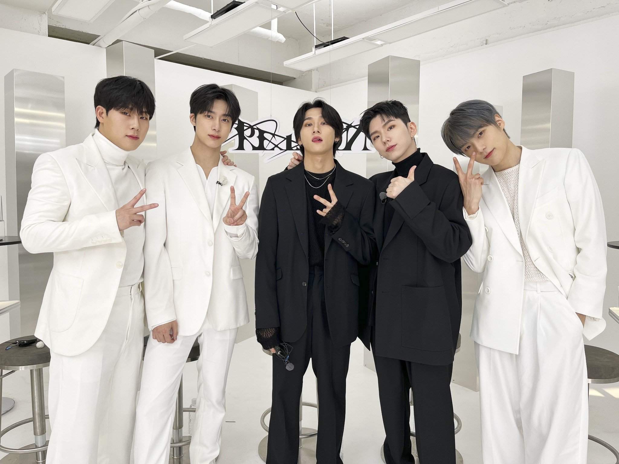 230109 #MONSTAX #REASON COMEBACK TALK LIVE COMPLETED The first promotional ...