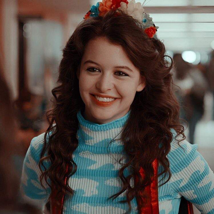 𝐌𝐚𝐱𝐢𝐧𝐞 Wiki 13 Reasons Why ‣ Amino