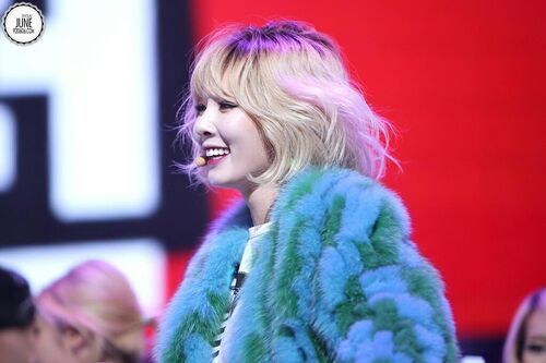 Short Hyuna Blonde Hair