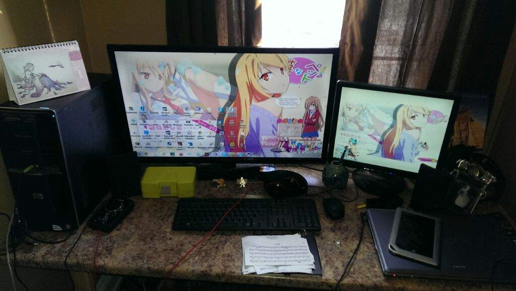 I have a new PC setup and a new desk! | Anime Amino