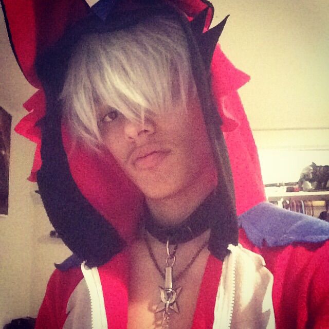 White Hair Anime Amino