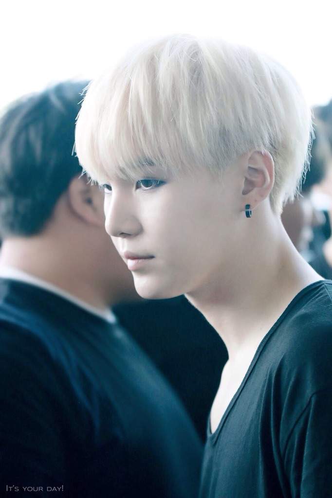 Blond Yoongi | K-Pop Amino