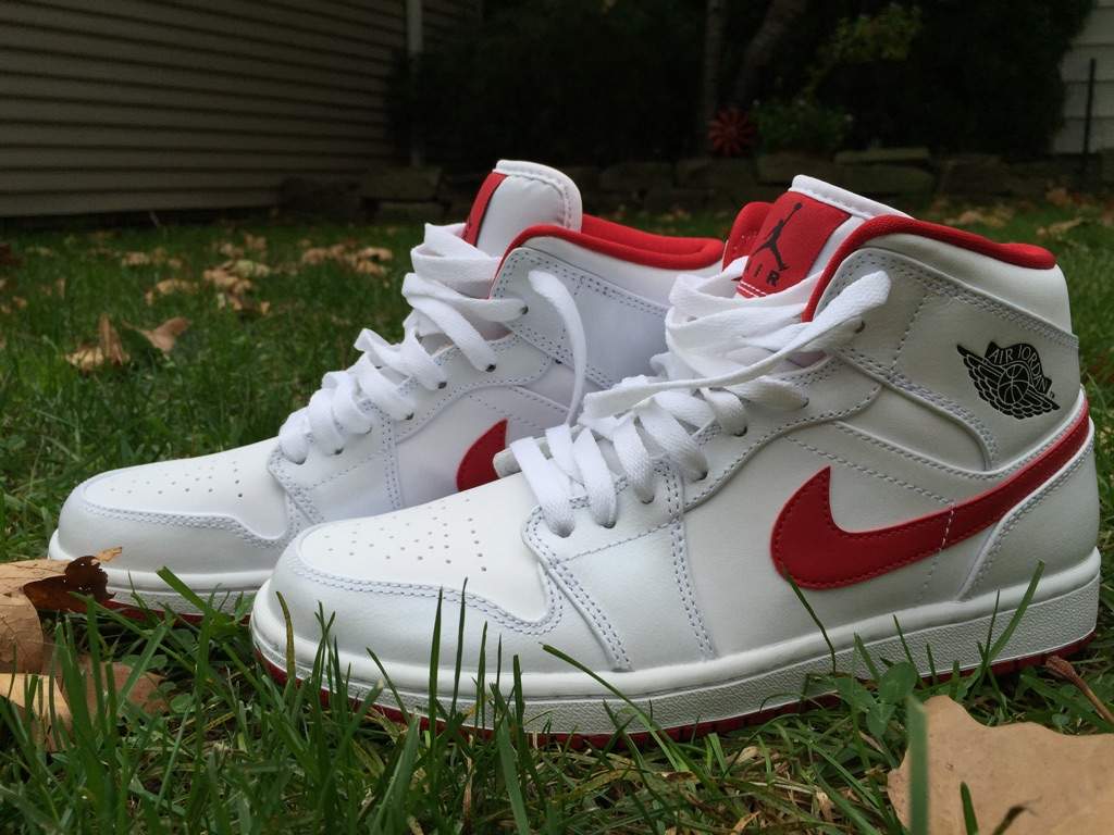 mid cut jordan 1