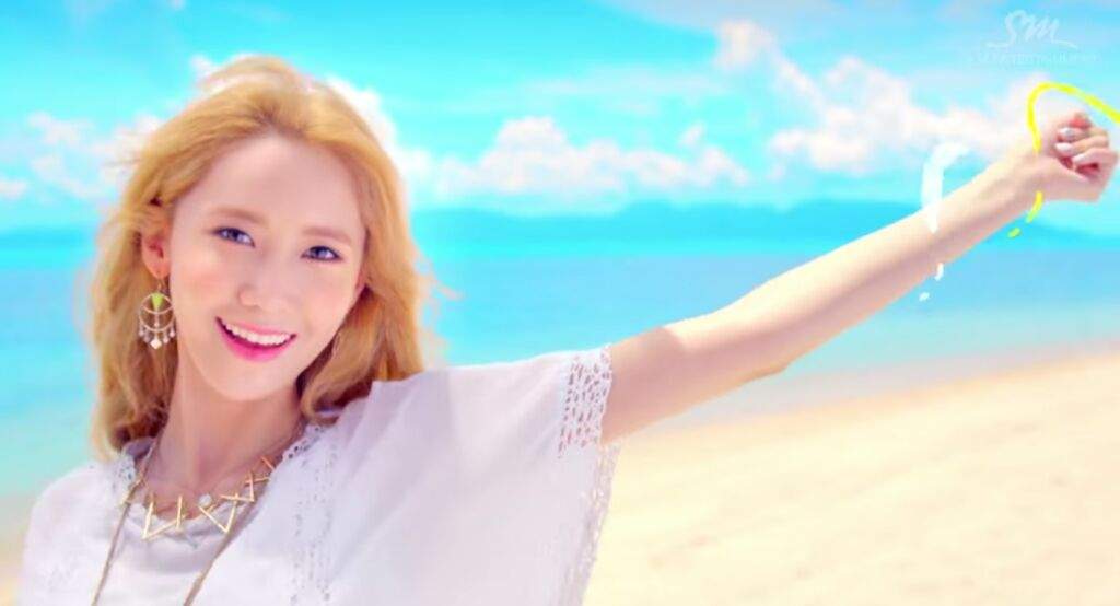 Yoona looks stunning with blonde hair | K-Pop Amino Yoona looks stunning with blonde hair | K-Pop Amino