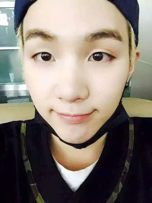 Suga and Selfies! | K-Pop Amino