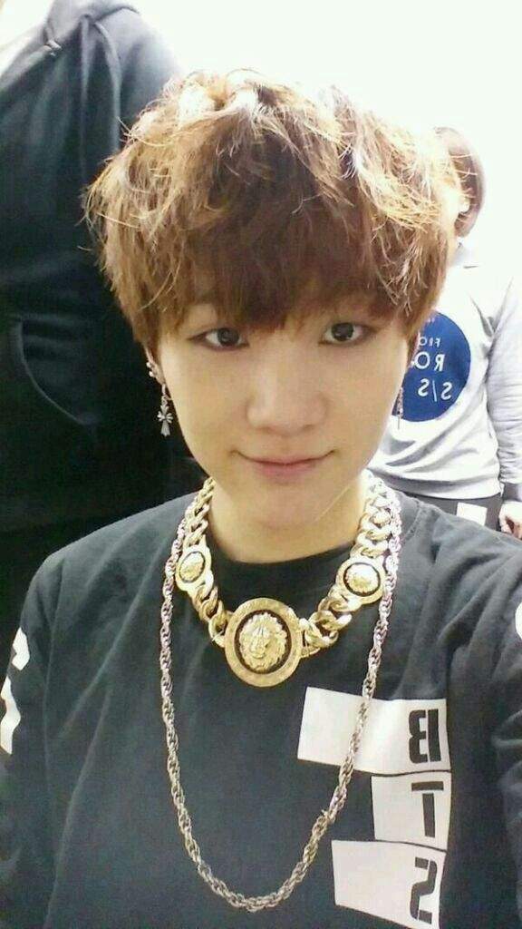 Suga and Selfies! | K-Pop Amino