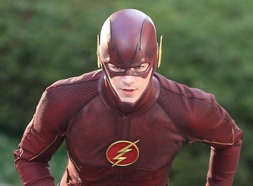 The Flash Debuts a New, More ComicsAccurate Costume Comics Amino