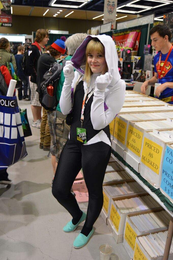 Spider-Gwen Cosplay | Comics Amino