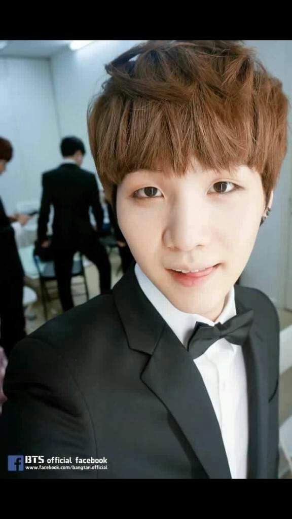 Suga and Selfies! | K-Pop Amino