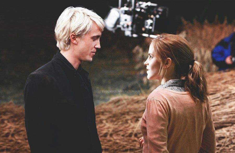 ผล๥าร๨้นหารูปภาพสำ​หรับ draco hermione