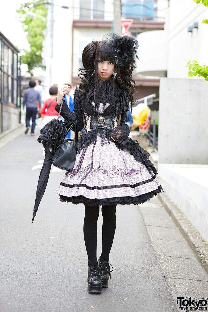 dark lolita style