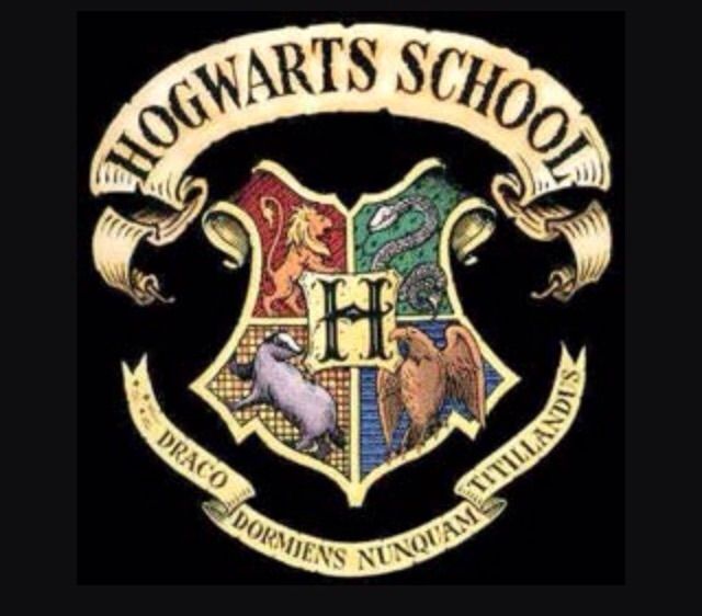 Hogwarts | Books & Writing Amino