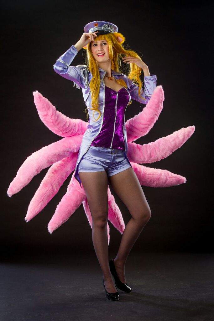 Popstar Ahri Wiki Cosplay Amino