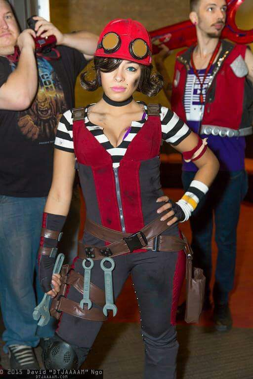 Mechanic Moxxi | Wiki | Cosplay Amino