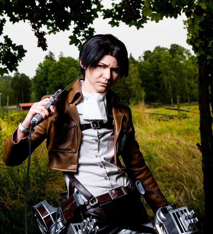 Levi Ackerman Photoshoot | Cosplay Amino