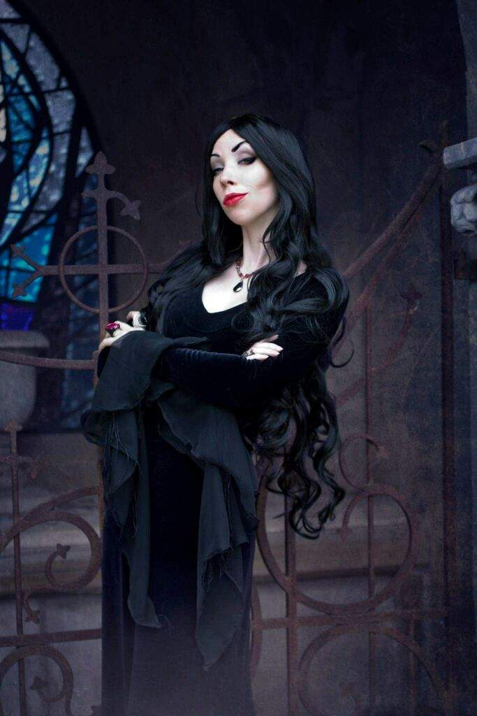 Morticia and Gomez Addams | Wiki | Cosplay Amino