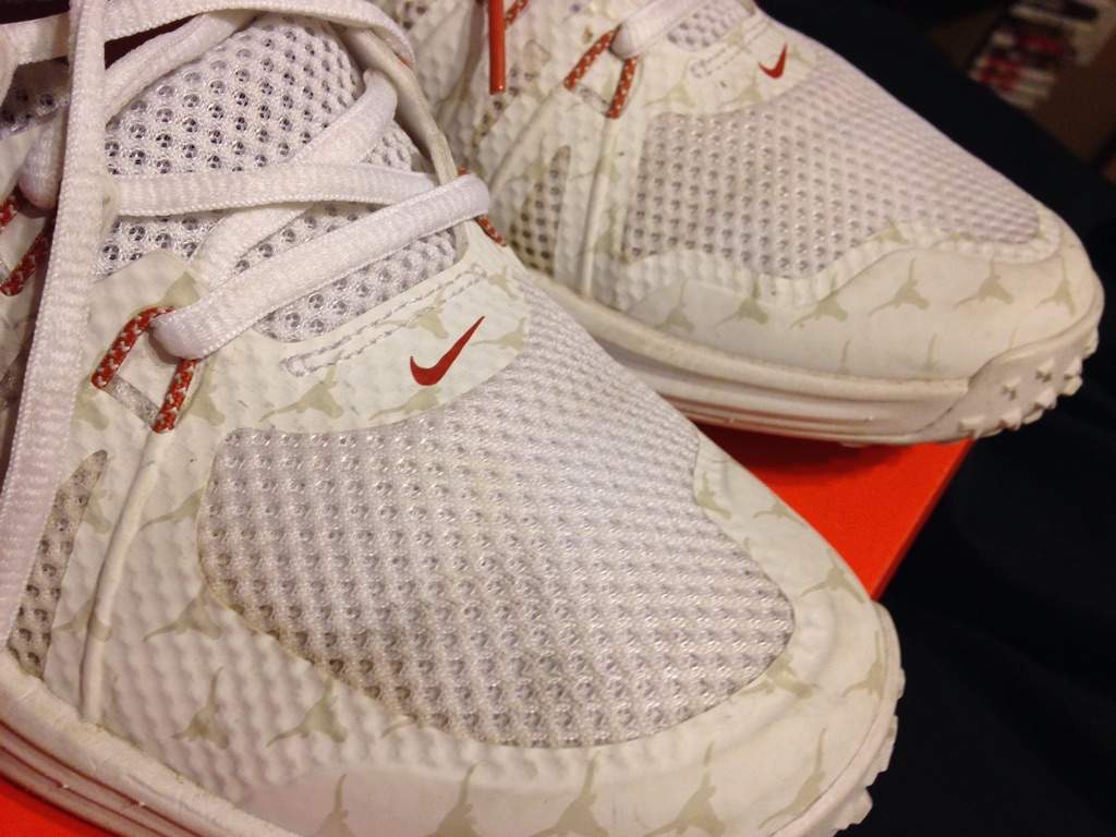 how to clean white shoes with mesh