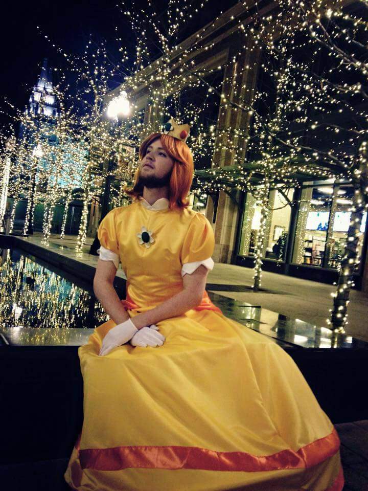 Princess Daisy and Luigi Crossplay | Wiki | Cosplay Amino