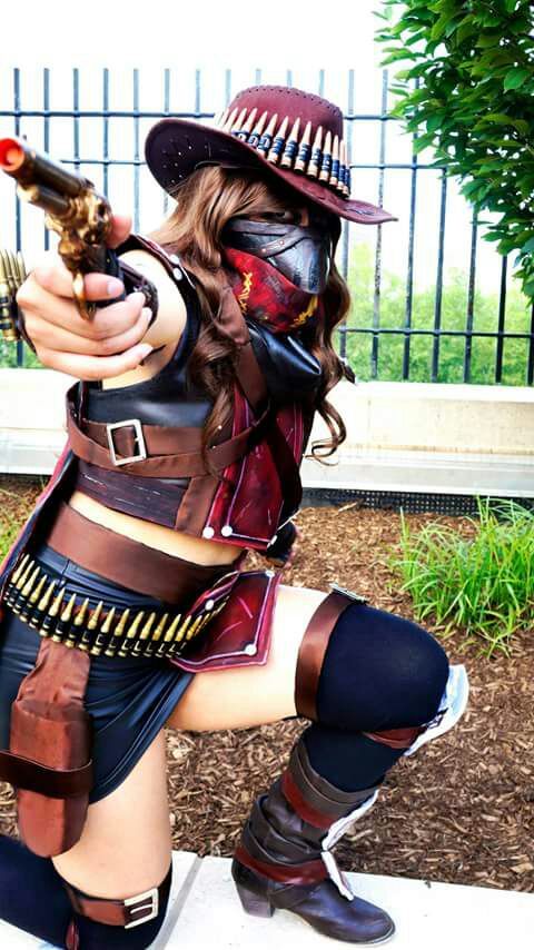 Here is my first genderbend cosplay of the sharp shooter erron black from m...