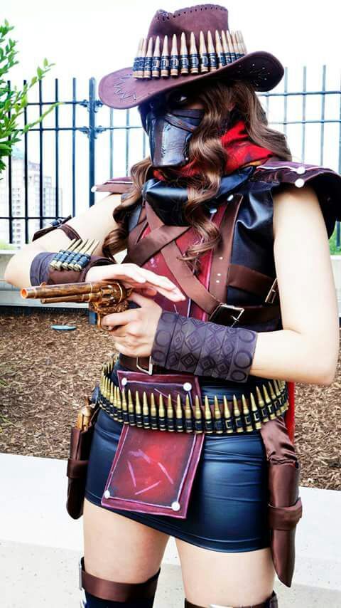Here is my first genderbend cosplay of the sharp shooter erron black from m...