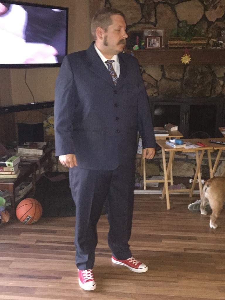 suit with converse all stars