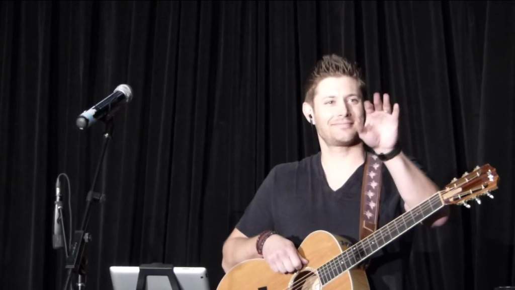 Jensen sings 