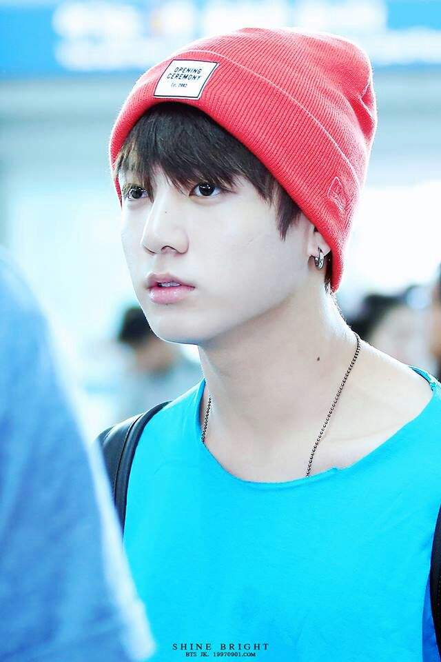 Jungkook at Incheon airport | K-Pop Amino