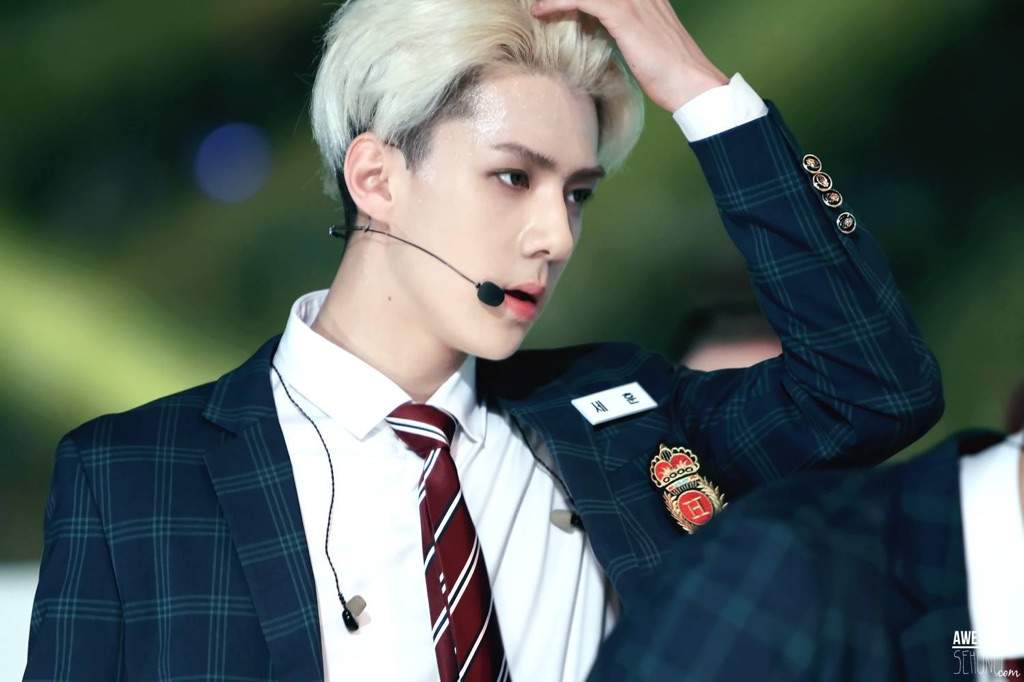 Sehun's Iconic Blonde Hair in 2013 - wide 1