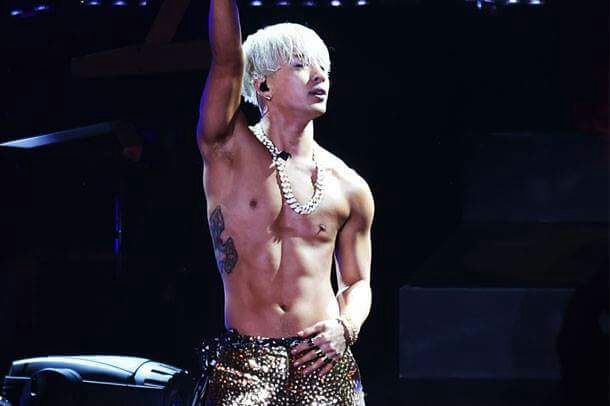 Taeyang Rise Topless.