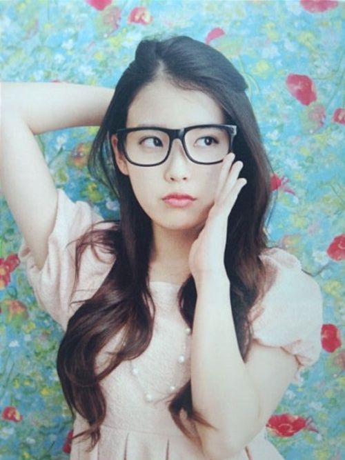 Idols With Glasses |