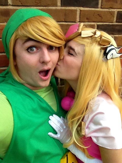 Toon Link/ Zelda Selfie Shoot! | Cosplay Amino