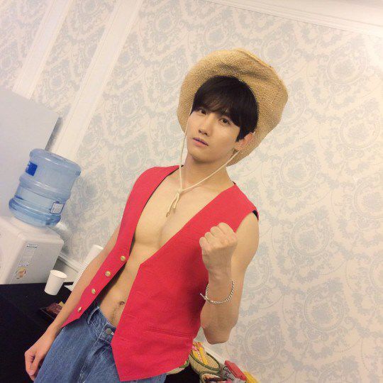 Changmin Earns Approval Of Voice Actor For Ace From One Piece For His Costume K Pop Amino