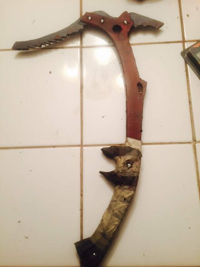 Tomb Raider Climbing Axe Tutorial! (Easy) Cosplay Amino