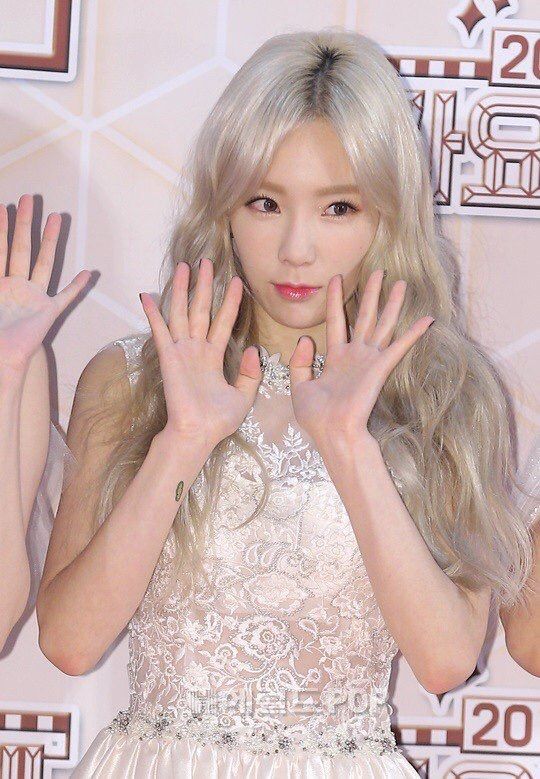 TAEYEON'S NEW TATTOO? | K-Pop Amino