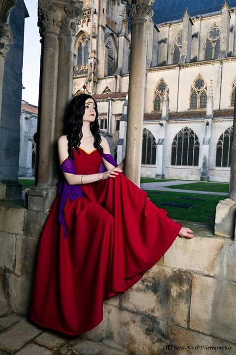 esmeralda red dress cosplay