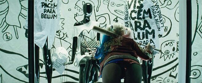 Great Harley Quinn Booty Picture From The Newest Suicide Squad Trailer