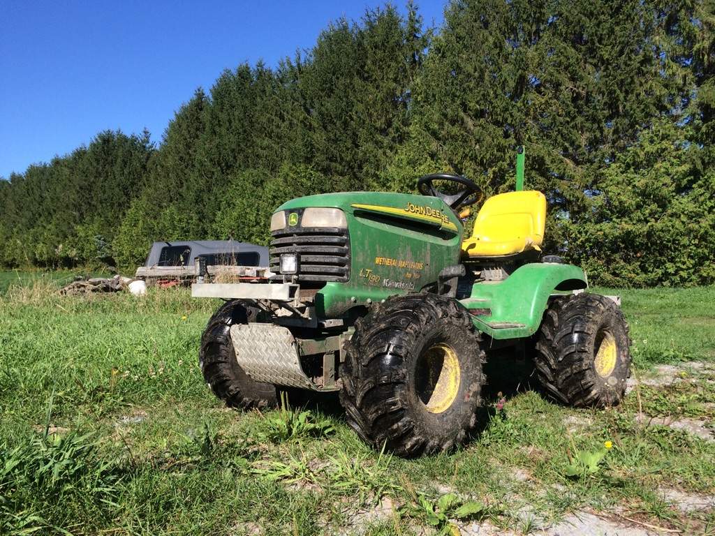 4x4 john deere mud mower | Garage Amino