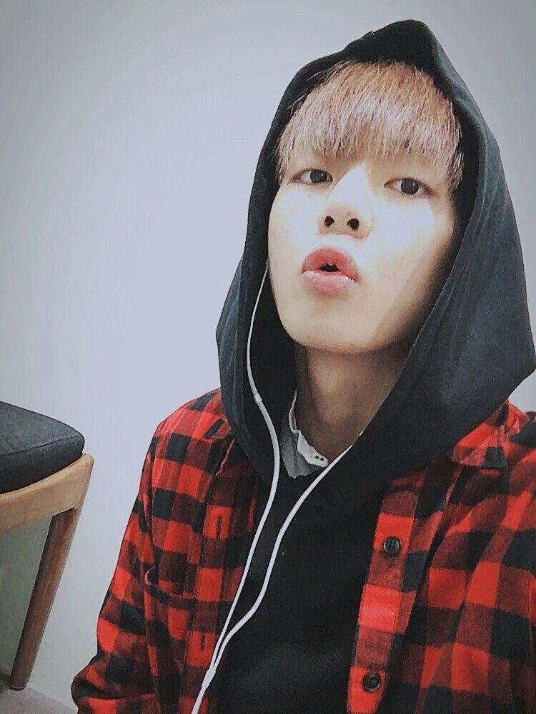 V (Kim Taehyung) | Wiki | K-Pop Amino