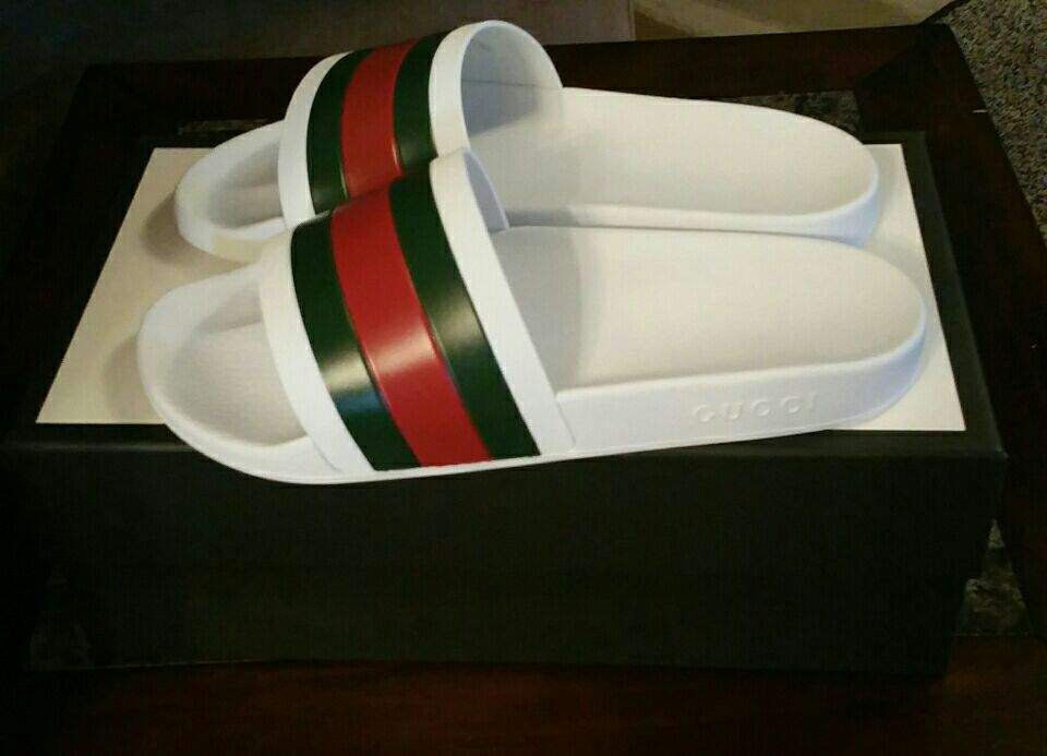 socks to wear with gucci slides