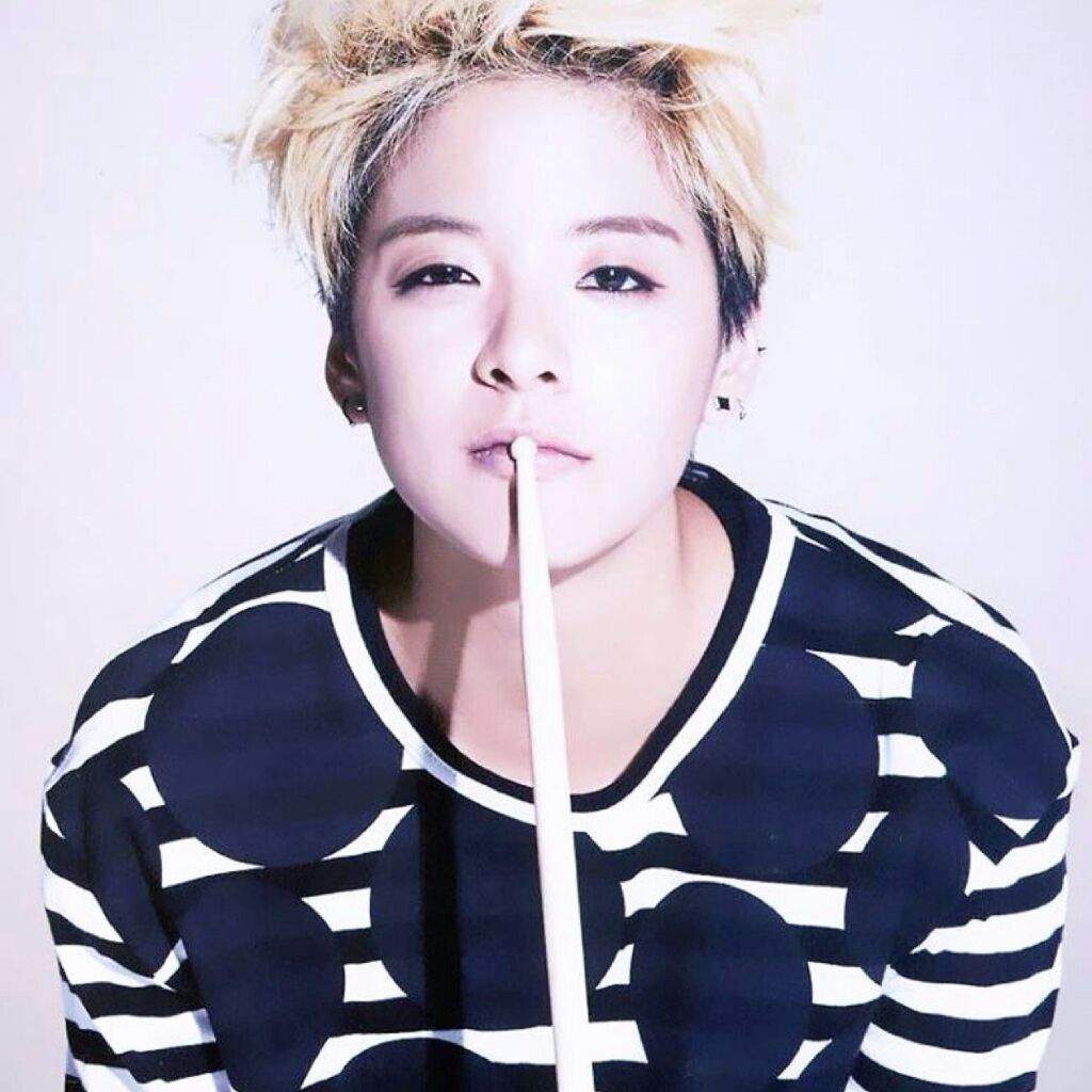 Weird Kpop Idols Amber KPop Amino