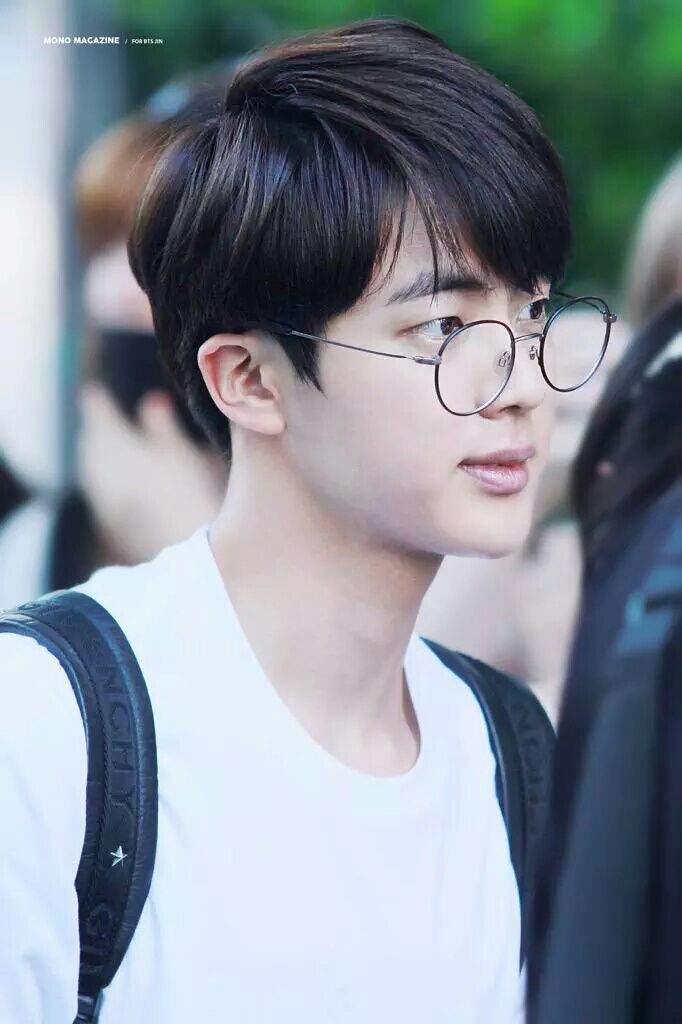 Jin's black hair appreciation post😃  K-Pop Amino